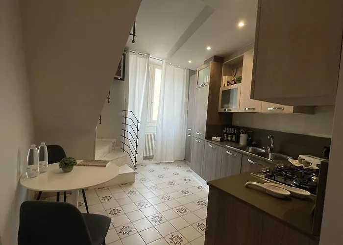 לינה וארוחת בוקר Dimora Vico Storella 4*